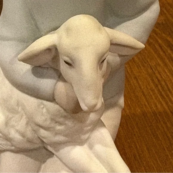 Lladro Shepherd Boy with Lamb - matte - Retired #4676 - Picture 6 of 7